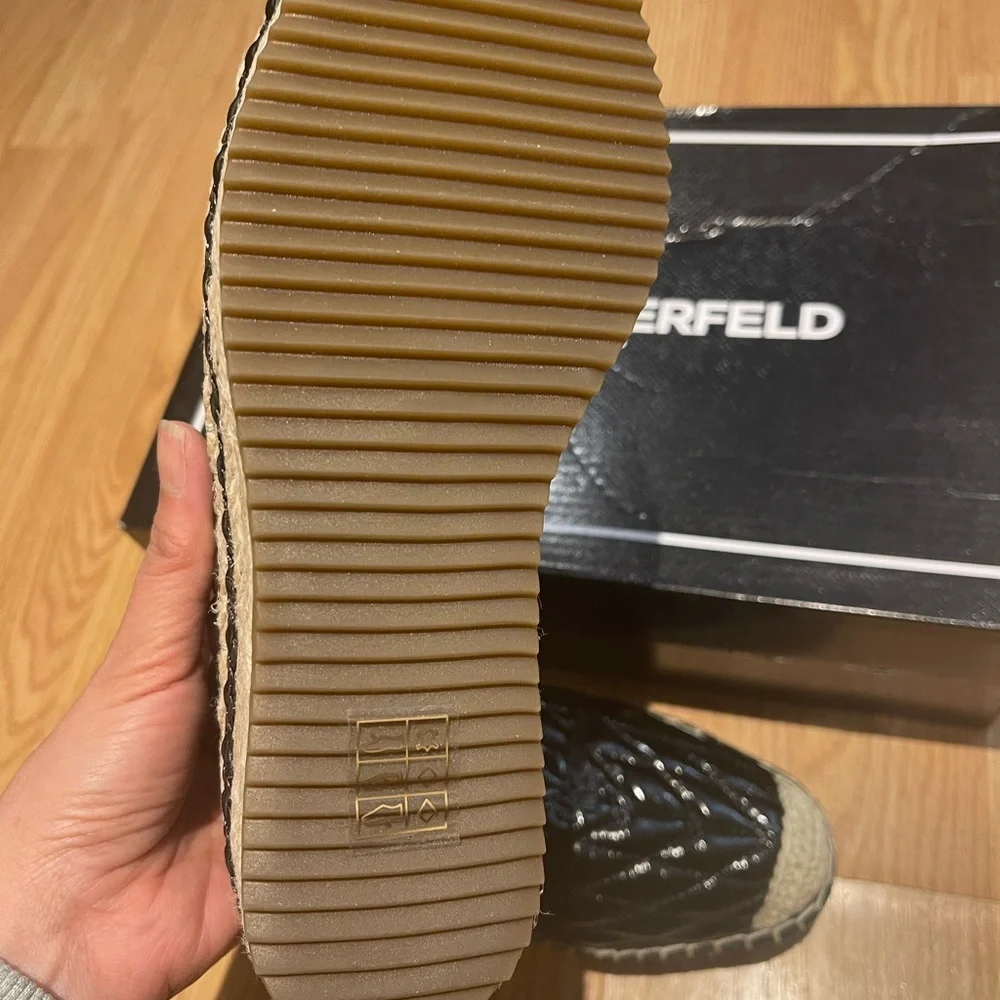 Karl Lagerfeld Paris Desta Logo Platform